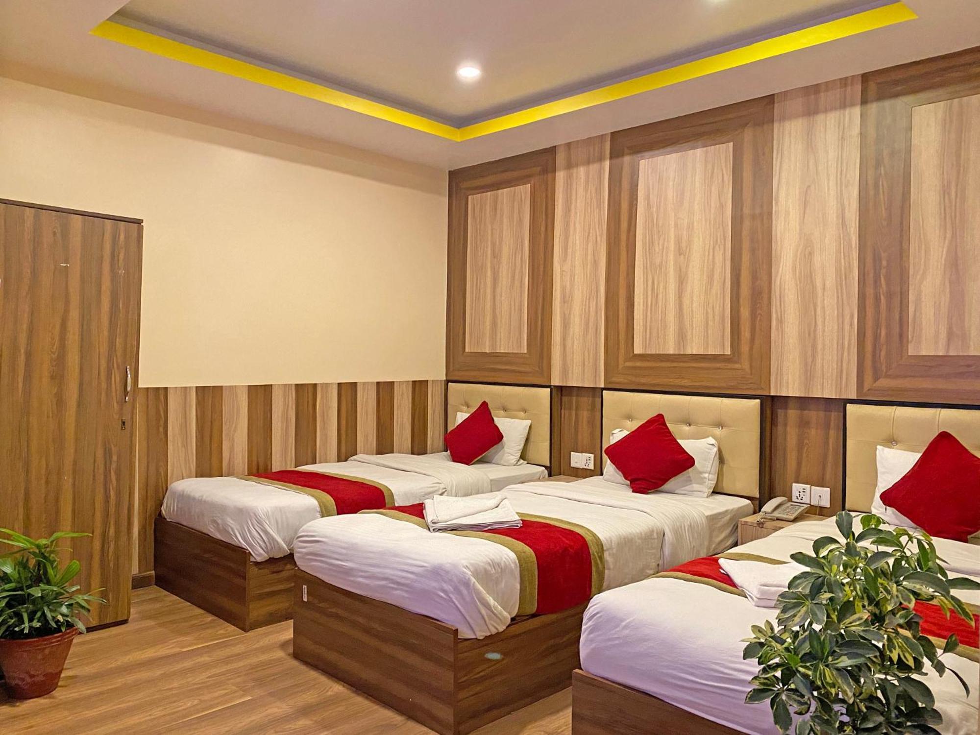 Hotel Airport Holiday كاتماندو المظهر الخارجي الصورة