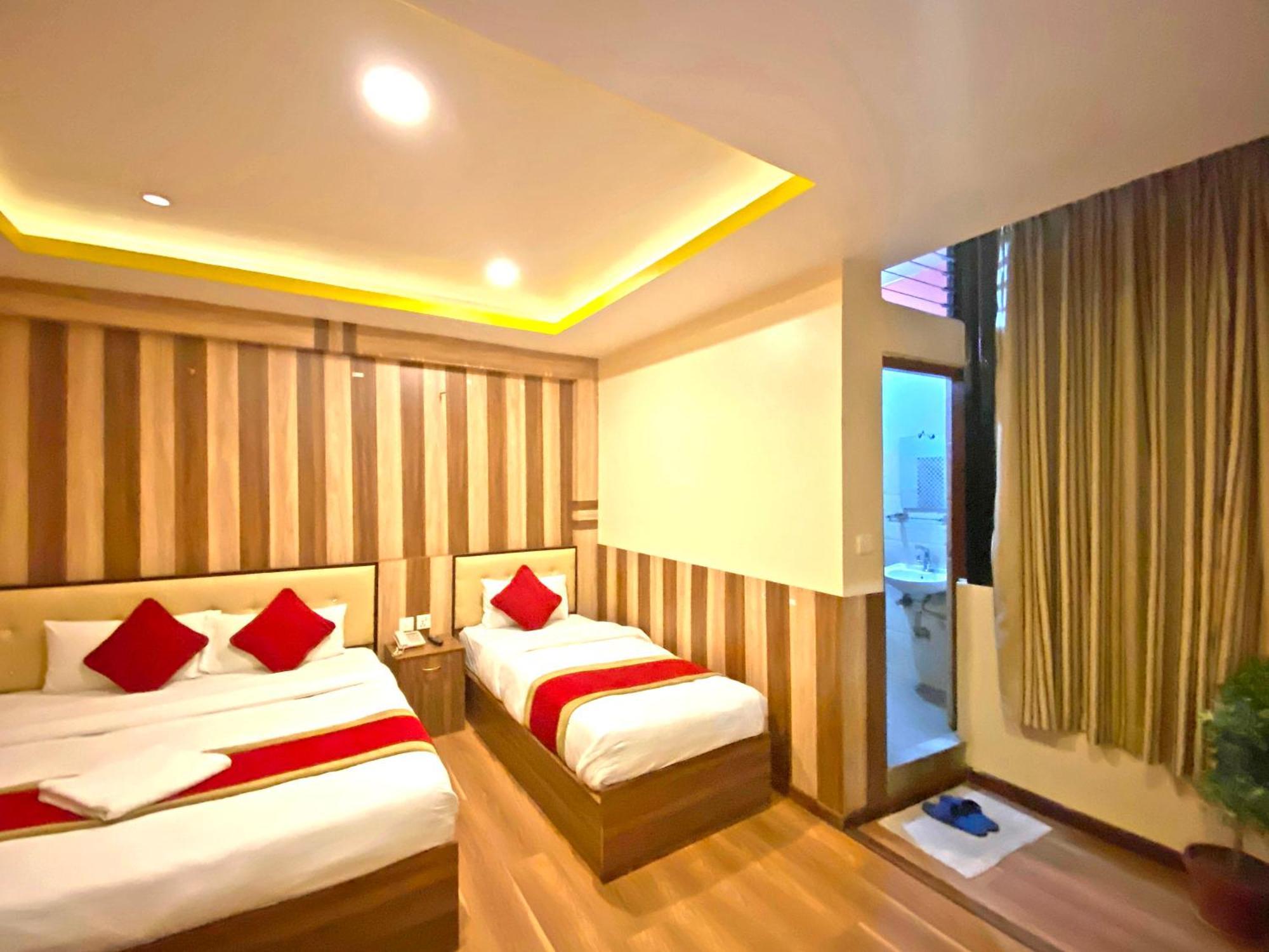 Hotel Airport Holiday كاتماندو المظهر الخارجي الصورة