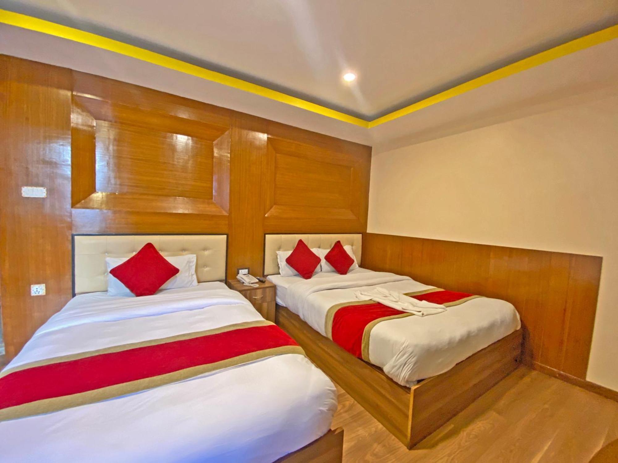 Hotel Airport Holiday كاتماندو المظهر الخارجي الصورة